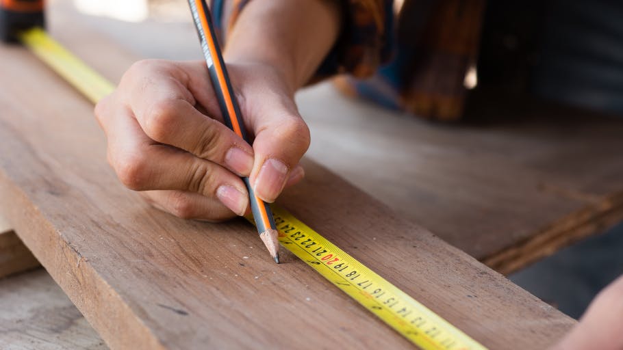 How to Get a Wisconsin Dwelling Contractor License