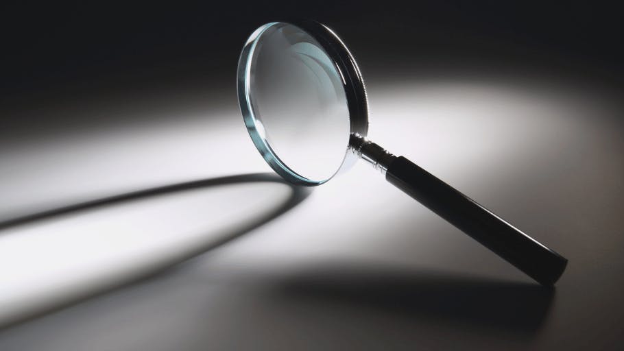 magnifying glass for Arizona private investigator