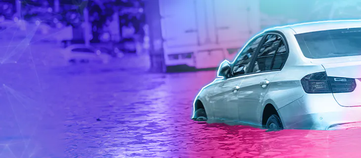 Coche atrapado en una inundación