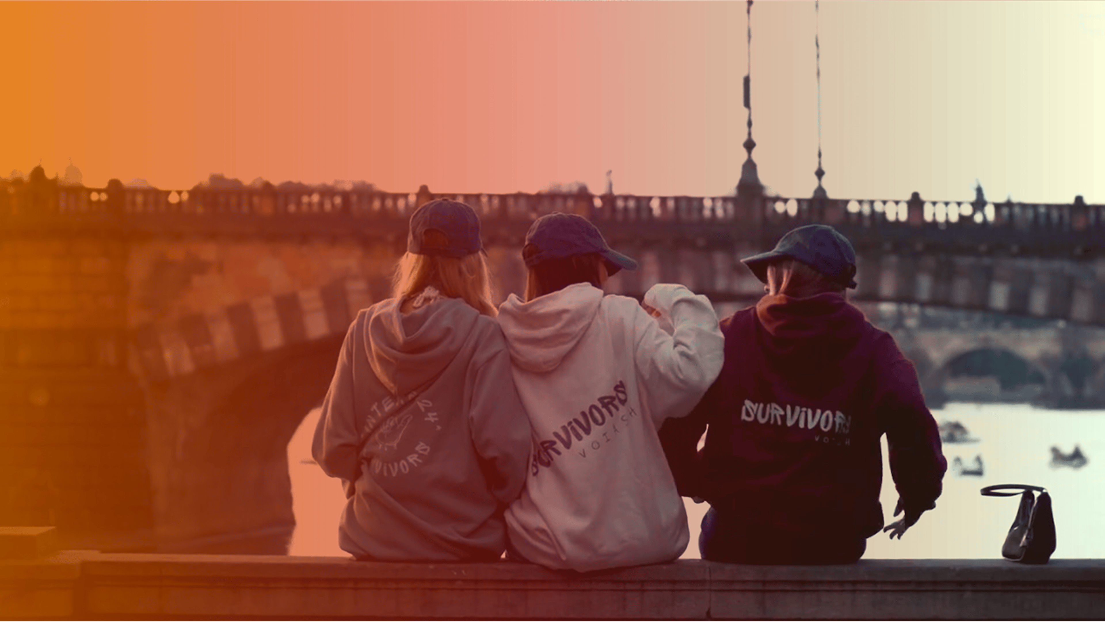 Survivors disfrutando atardecer en Budapest, momentos únicos del interrail