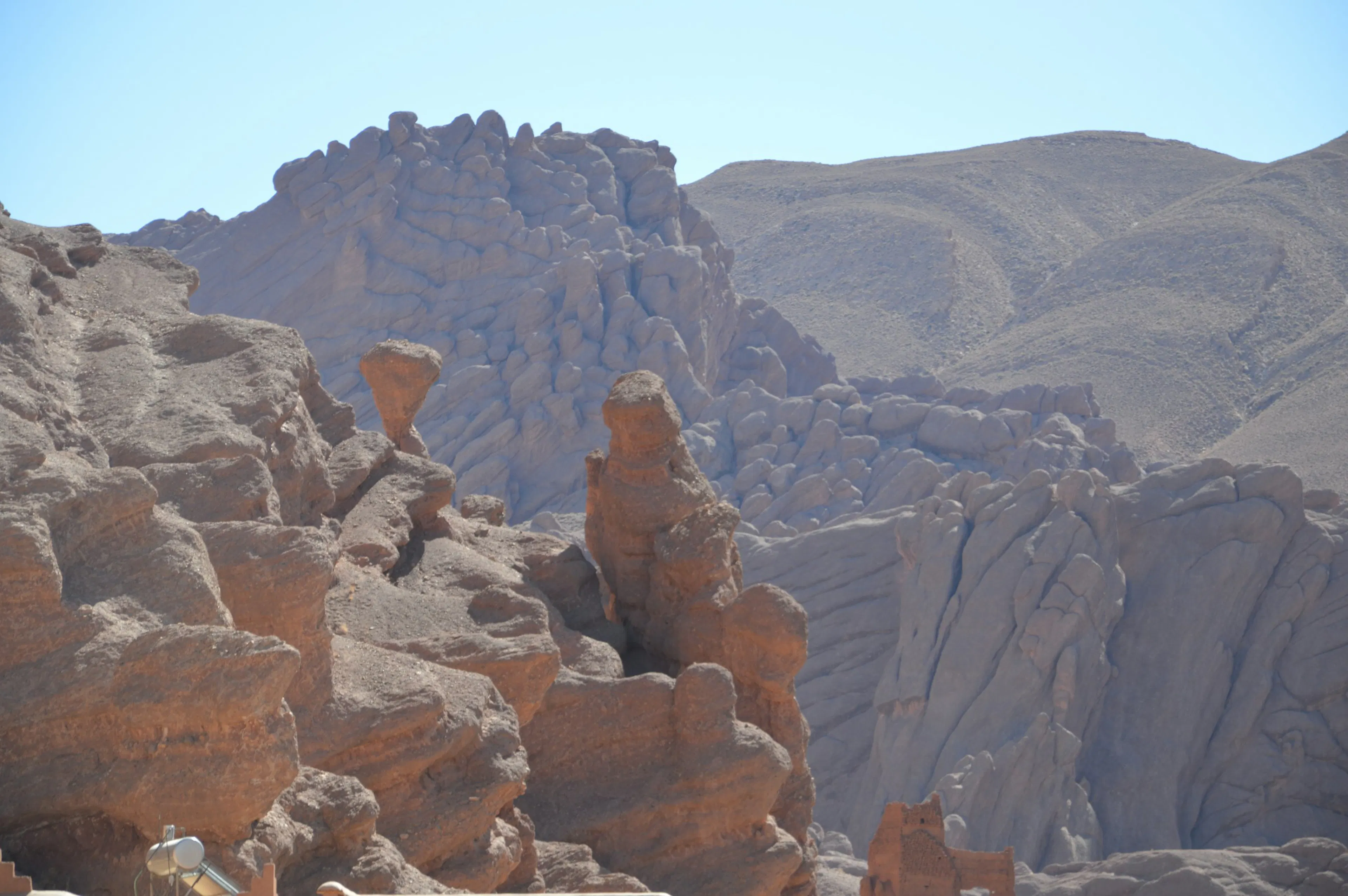 Formaciones rocosas del Valle del Dades, en el camino al desierto