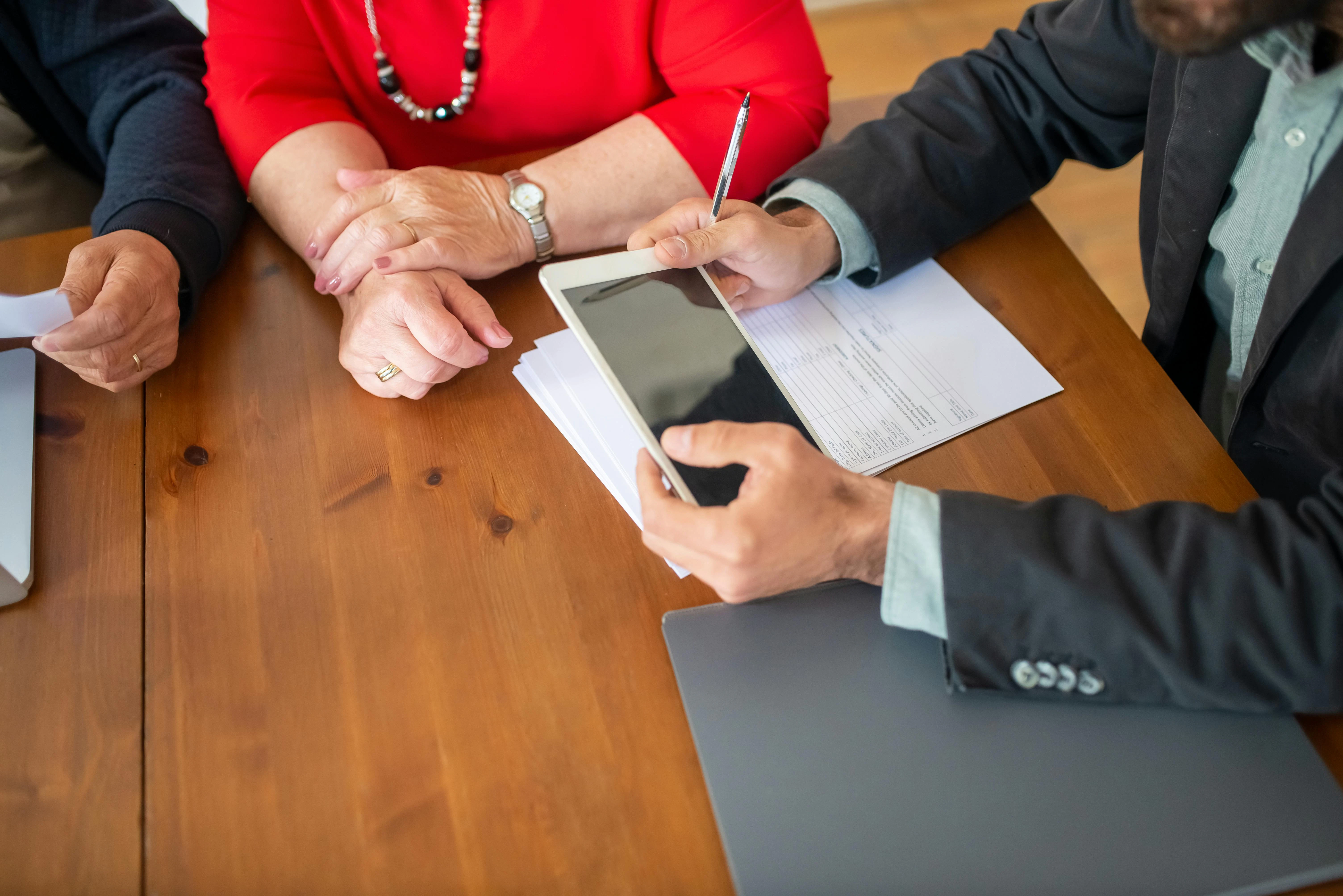 Employer of Record ( EOR )