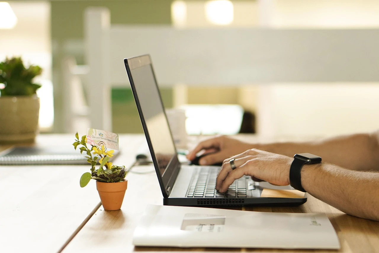  Considering the Hybrid Work Model