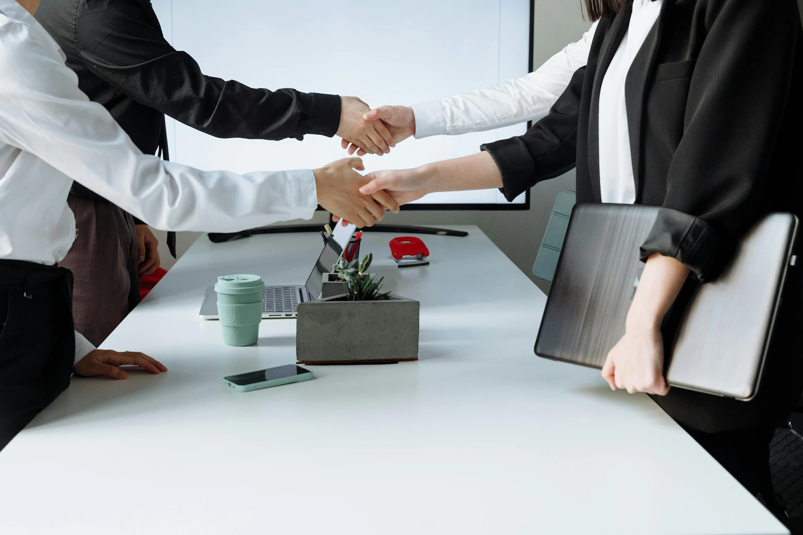 Partnering with an EOR