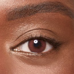 Before applying SWATI Marquina vegan & cruelty free faux mink lashes