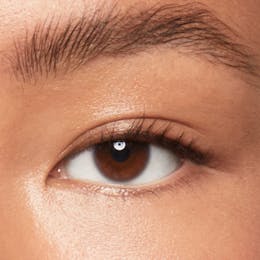 Before applying SWATI Amazonite vegan & cruelty free faux mink lashes