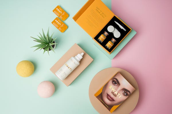 SWATI Lenses inspiration picture - Honey coloured lenses with lens solution