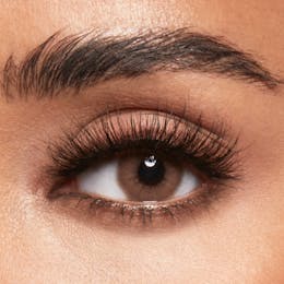 After applying SWATI Crystal vegan & cruelty free faux mink lashes