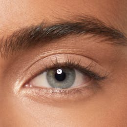 Before applying SWATI Titanium vegan & cruelty free faux mink lashes