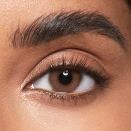 Before applying SWATI Crystal vegan & cruelty free faux mink lashes
