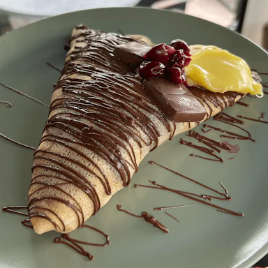 Palačinka sa Milka čokoladom, vanilom i višnjama
