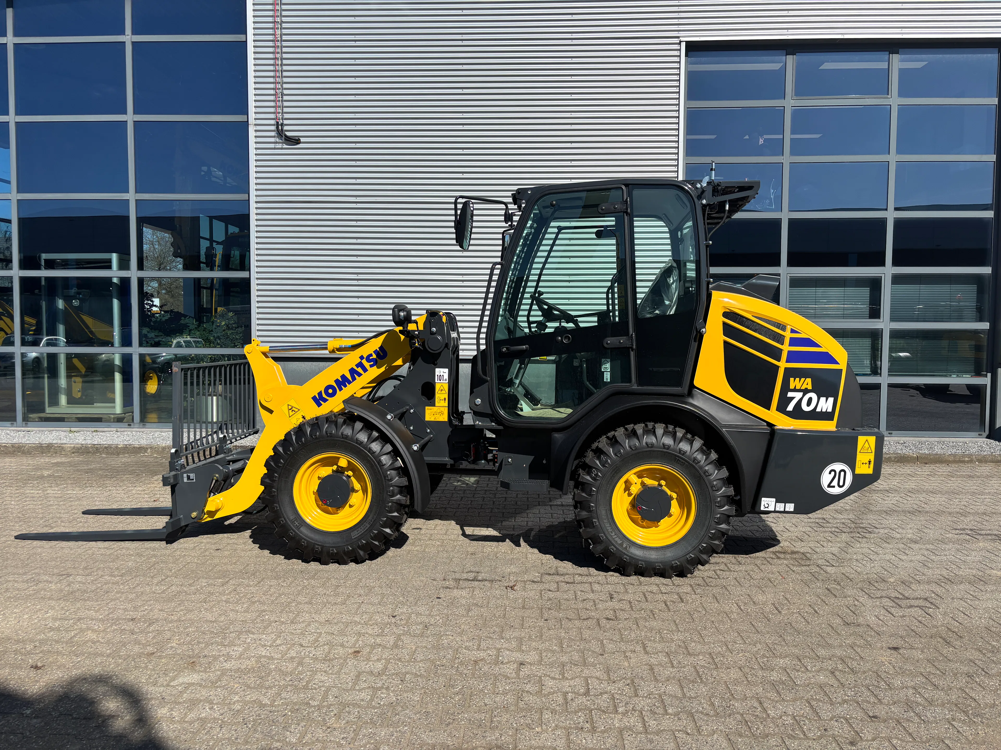 Komatsu WA70M-8EO
