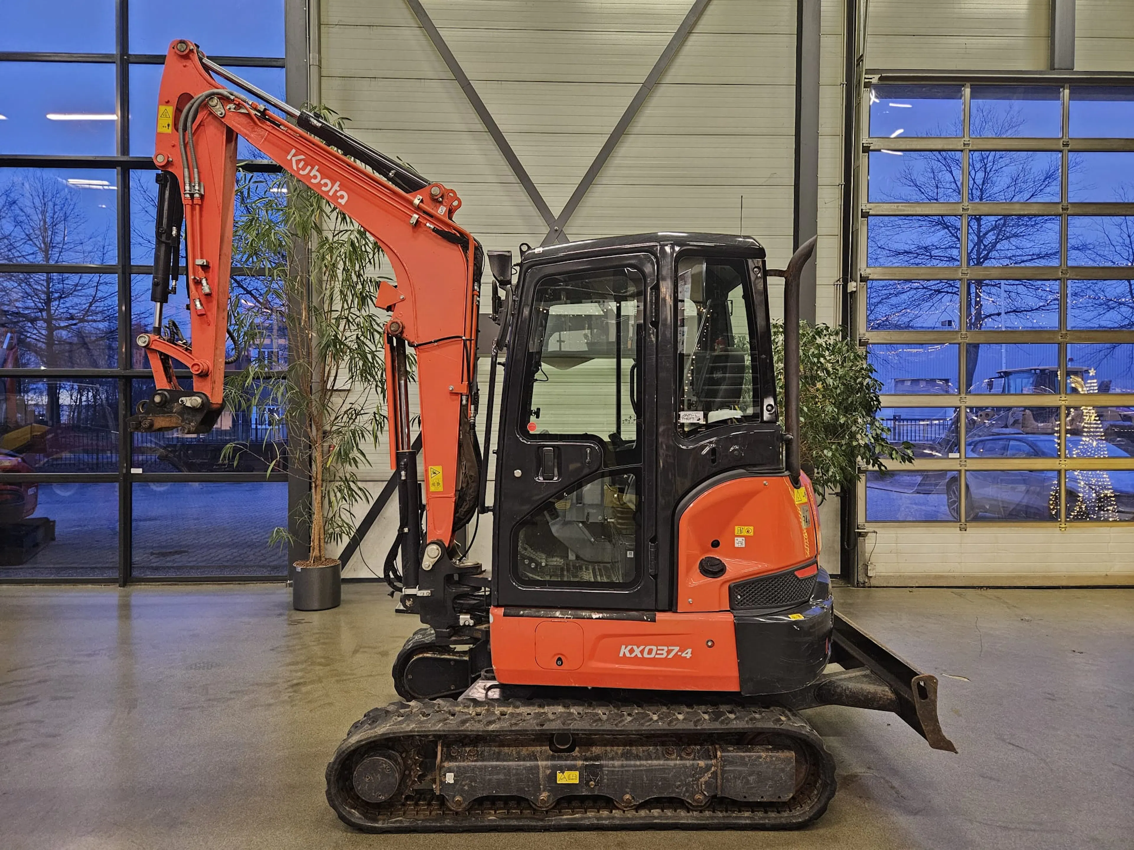 Kubota KX037-4