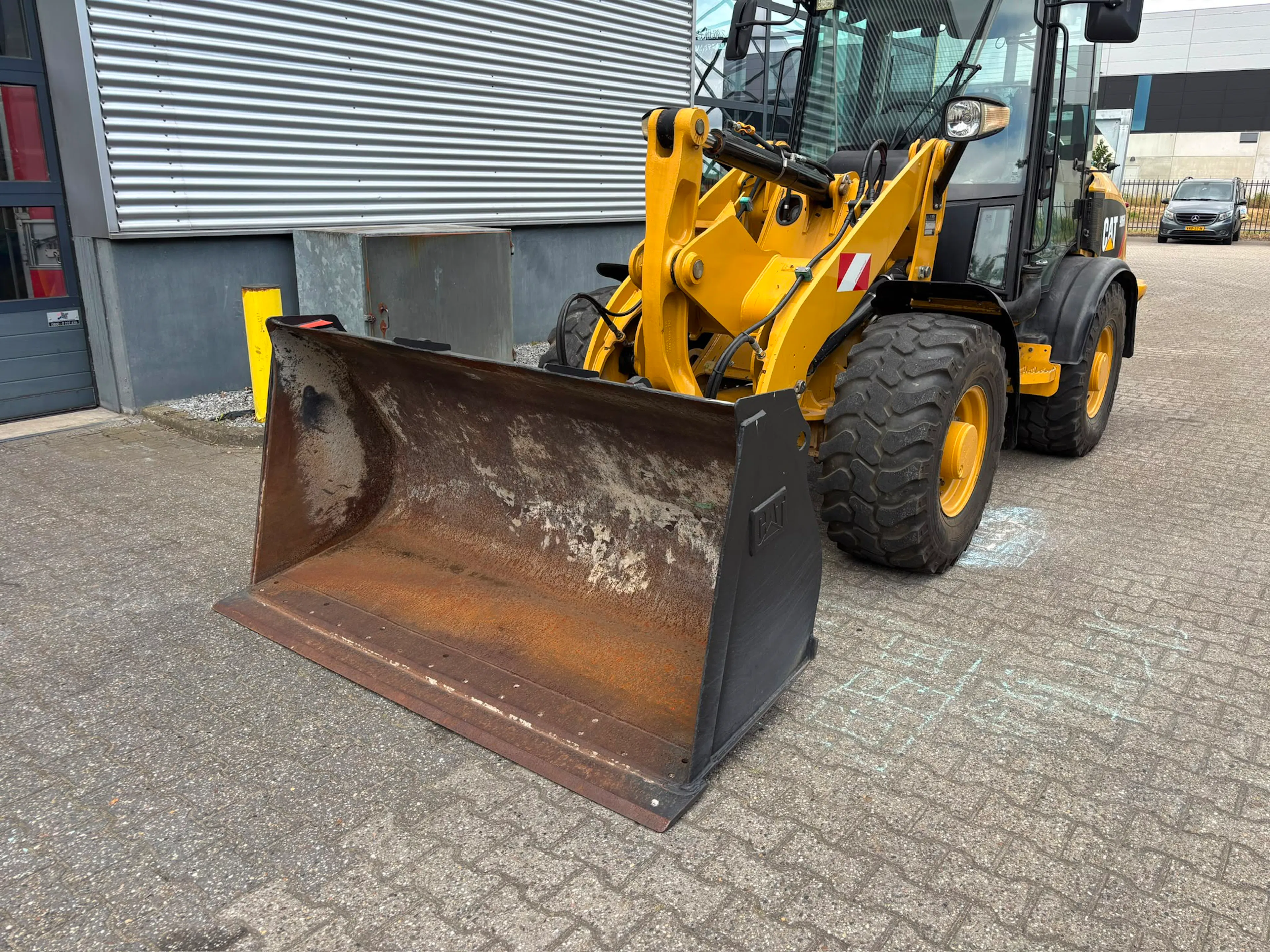 Cat906H