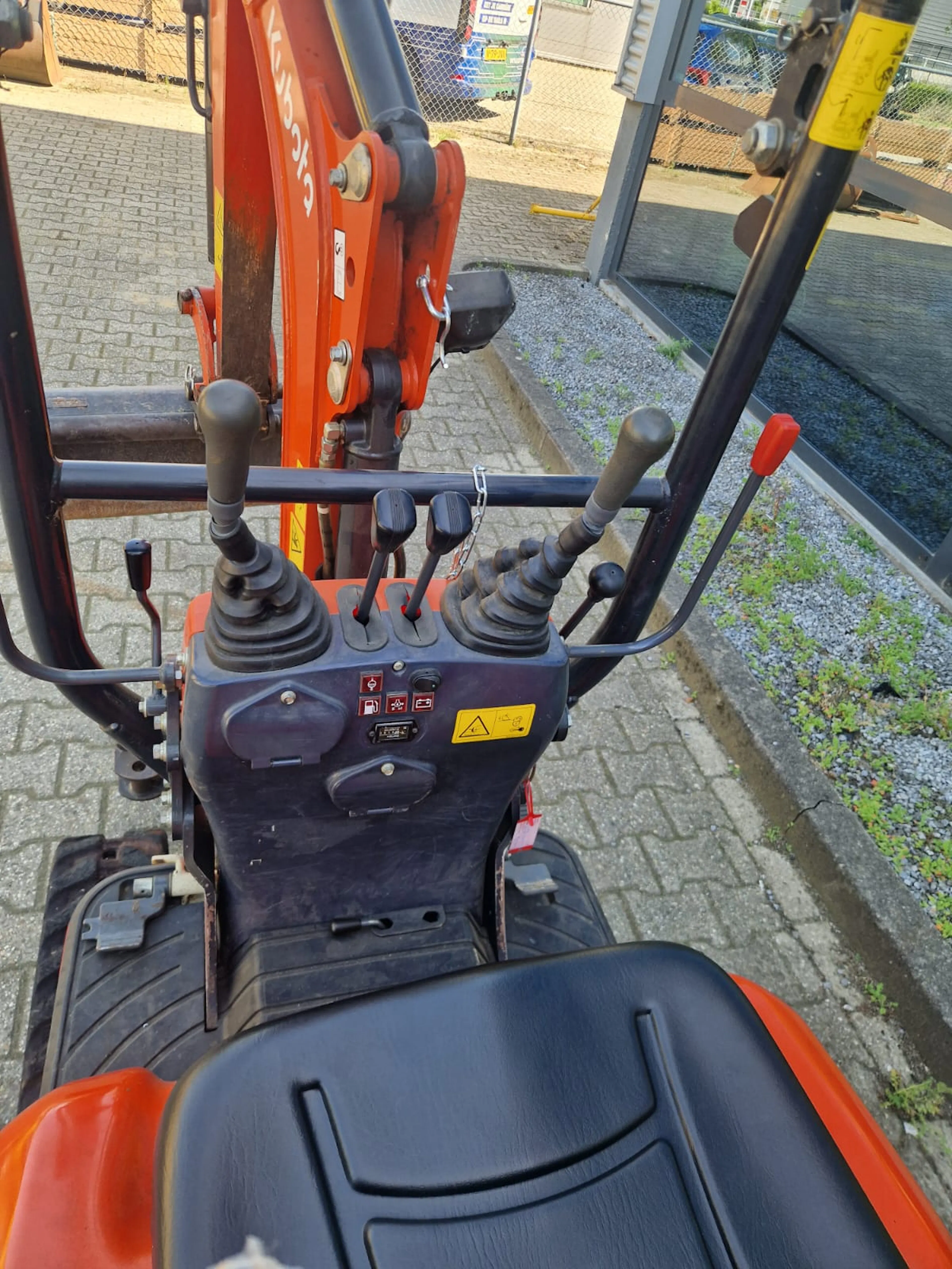 Kubota K008-3