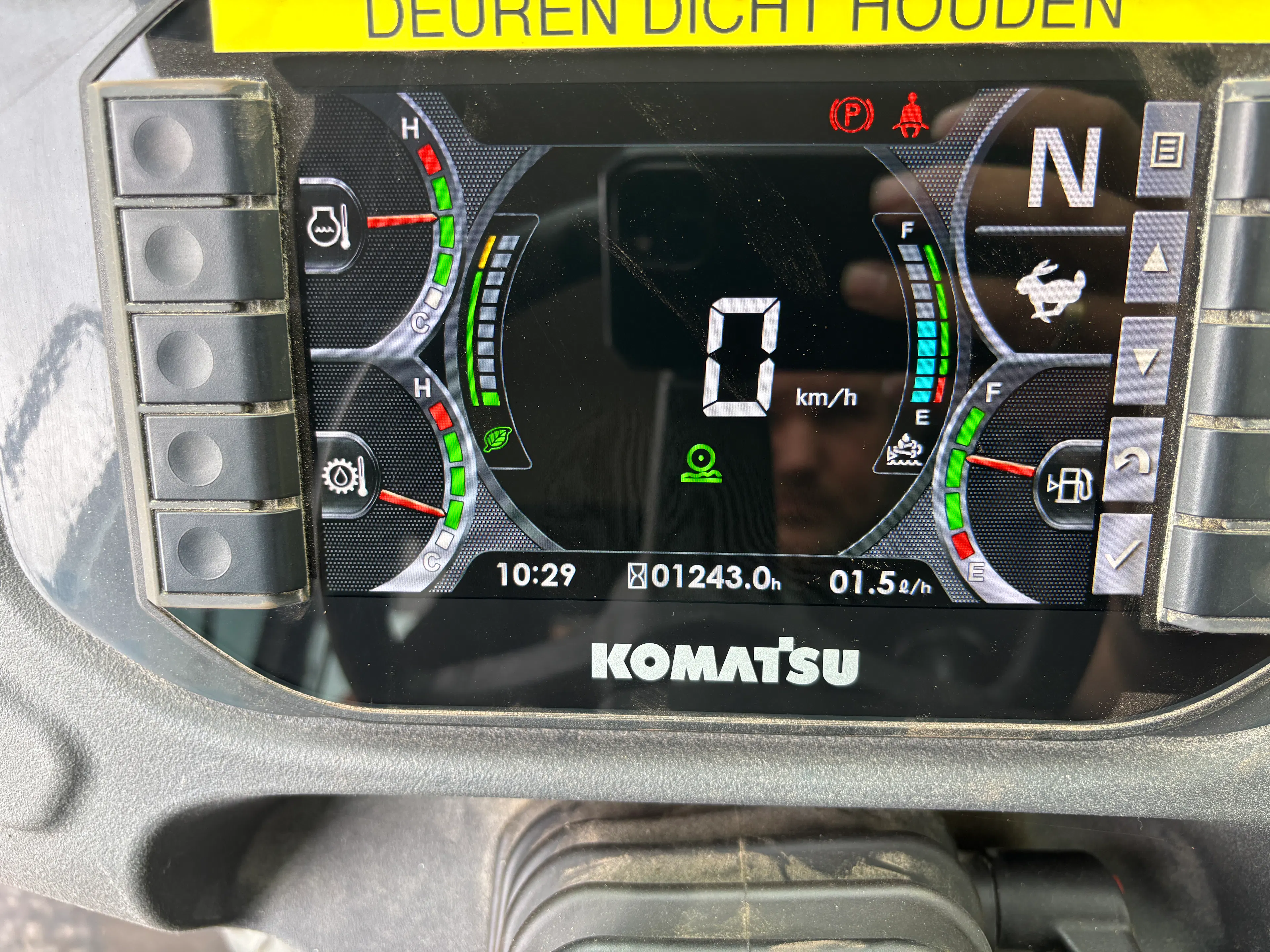 Komatsu WA100M-8
