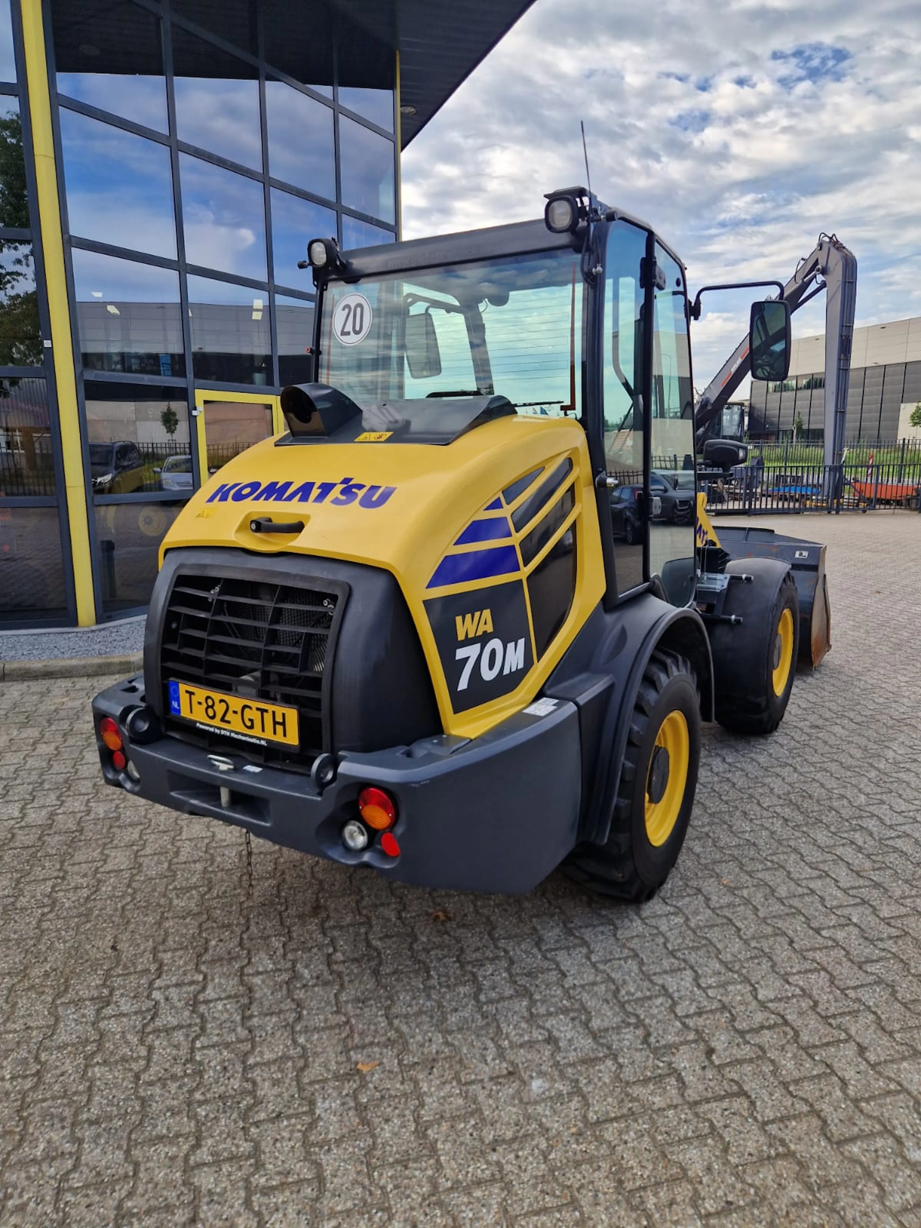 Komatsu Wa70m-8