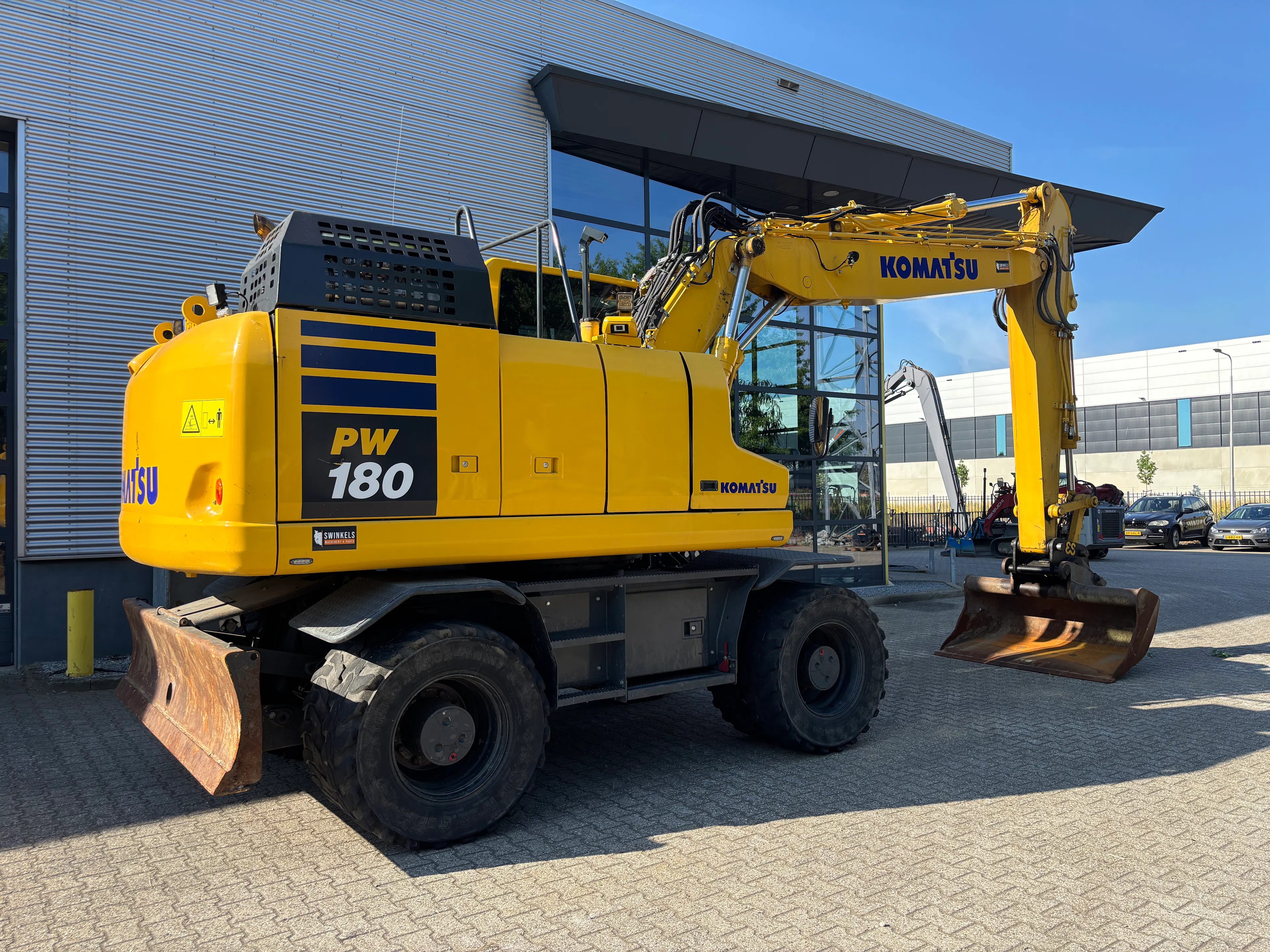Komatsu PW180-11