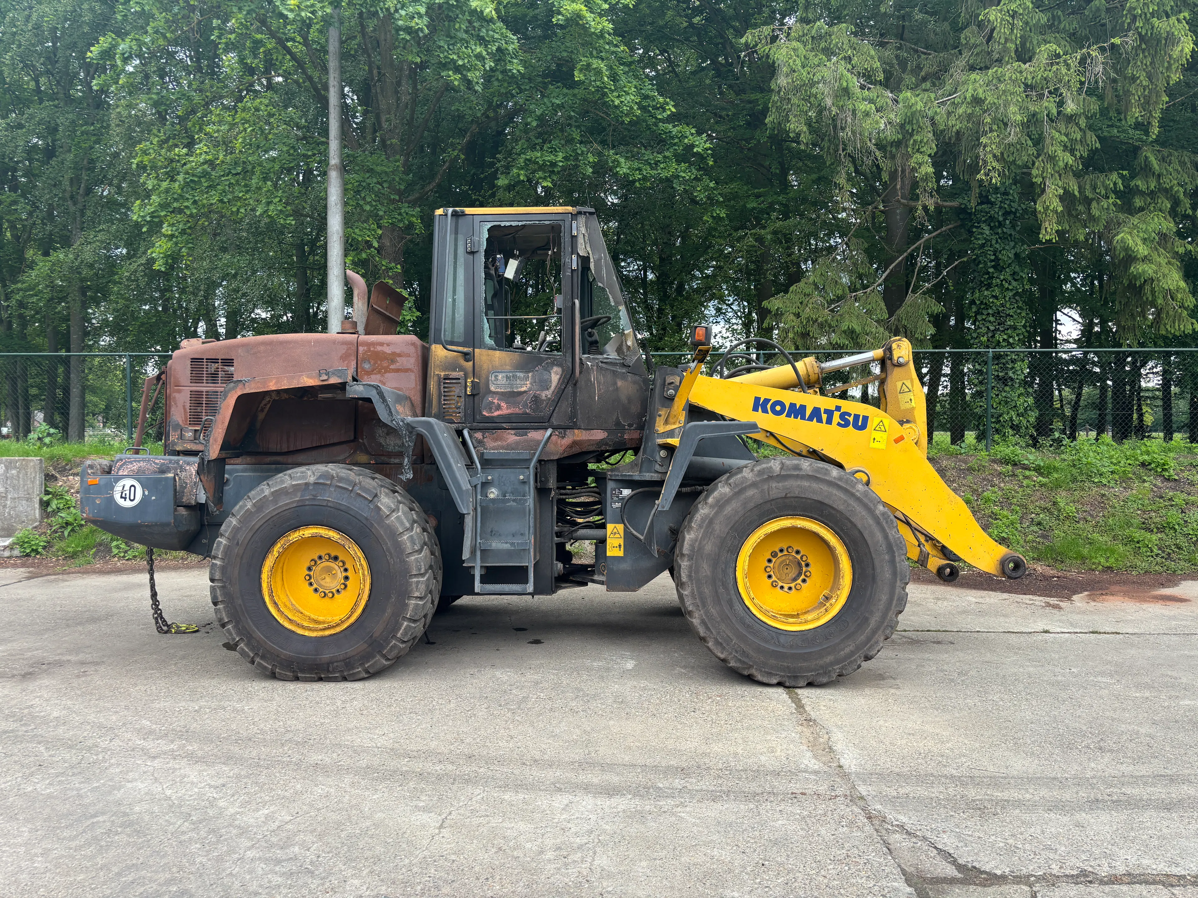 Komatsu WA320-5-parts without wheels
