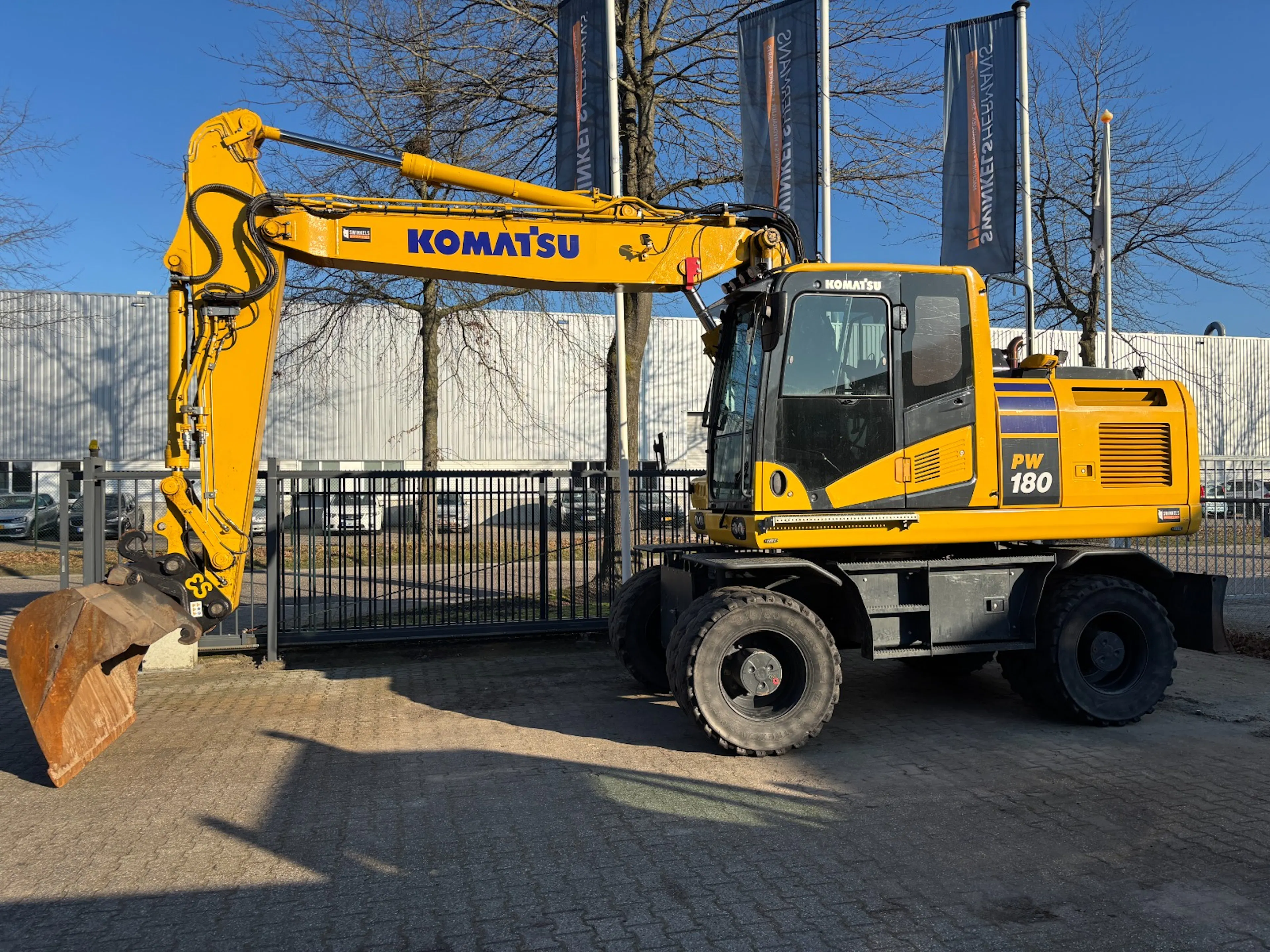 Komatsu PW180