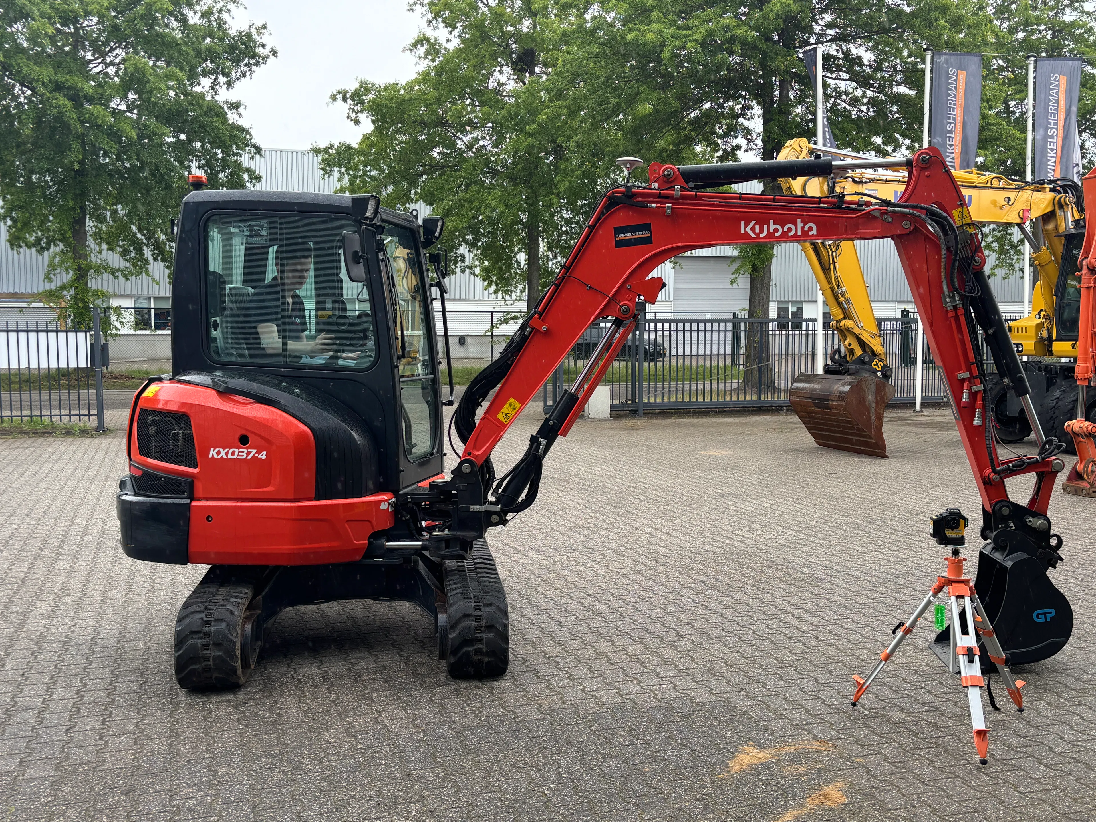 Kubota KX037-4