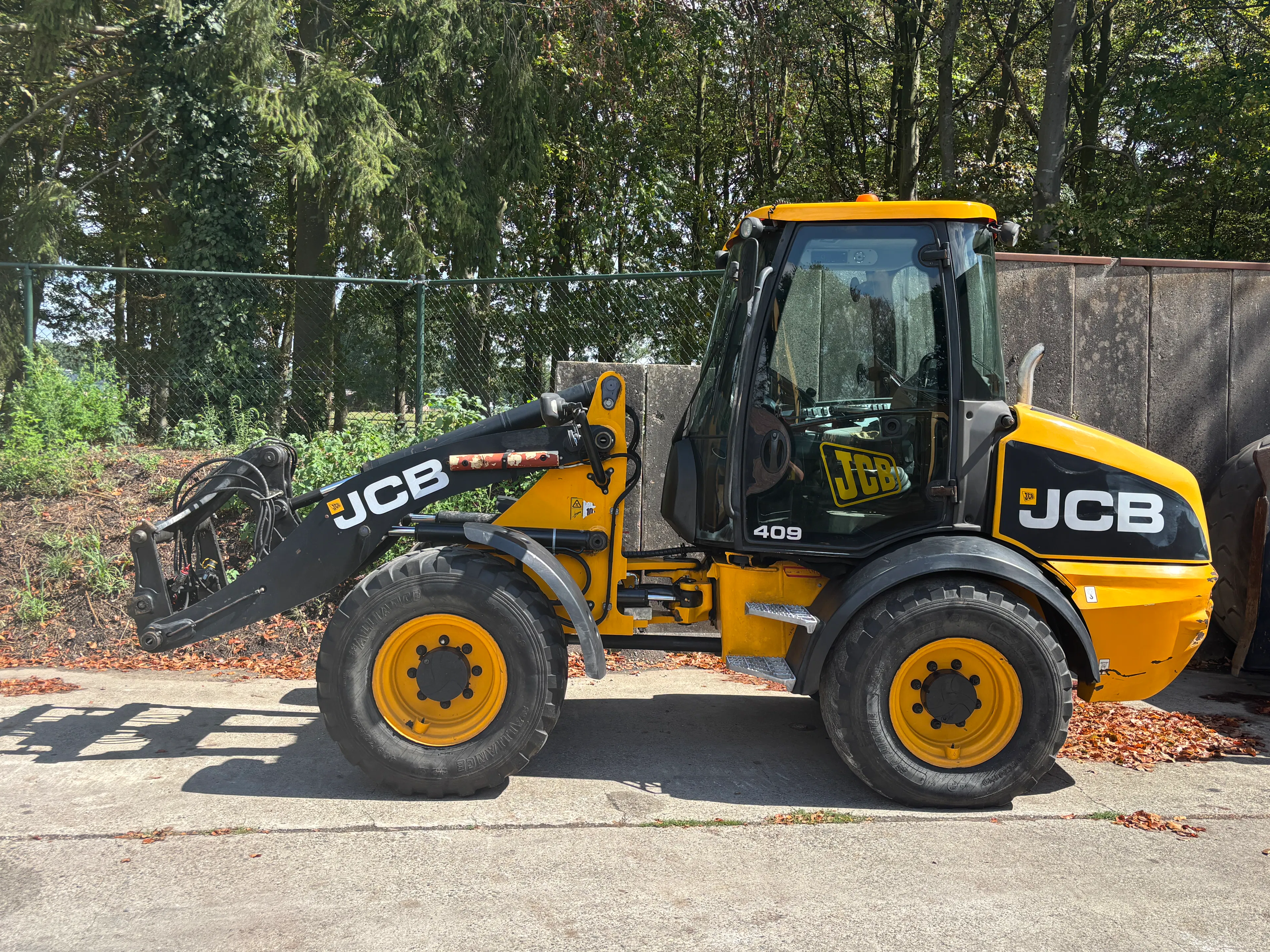 JCB 409