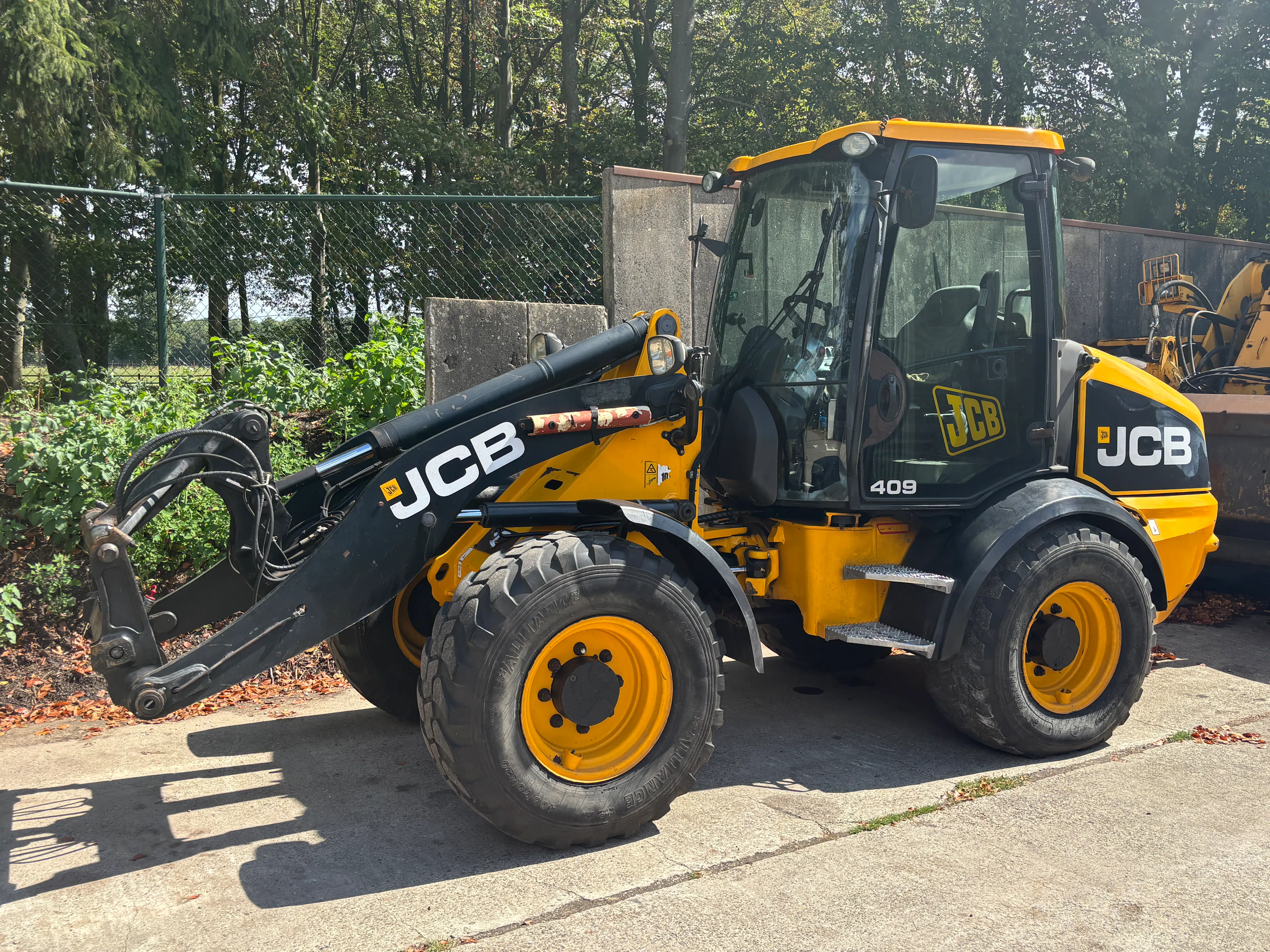 JCB 409