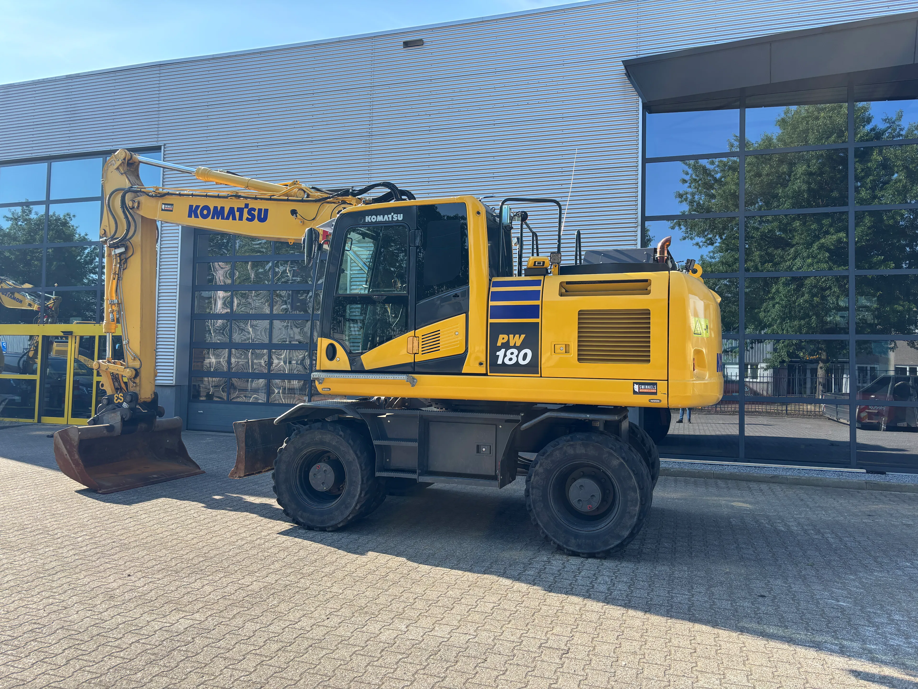 Komatsu PW180-11