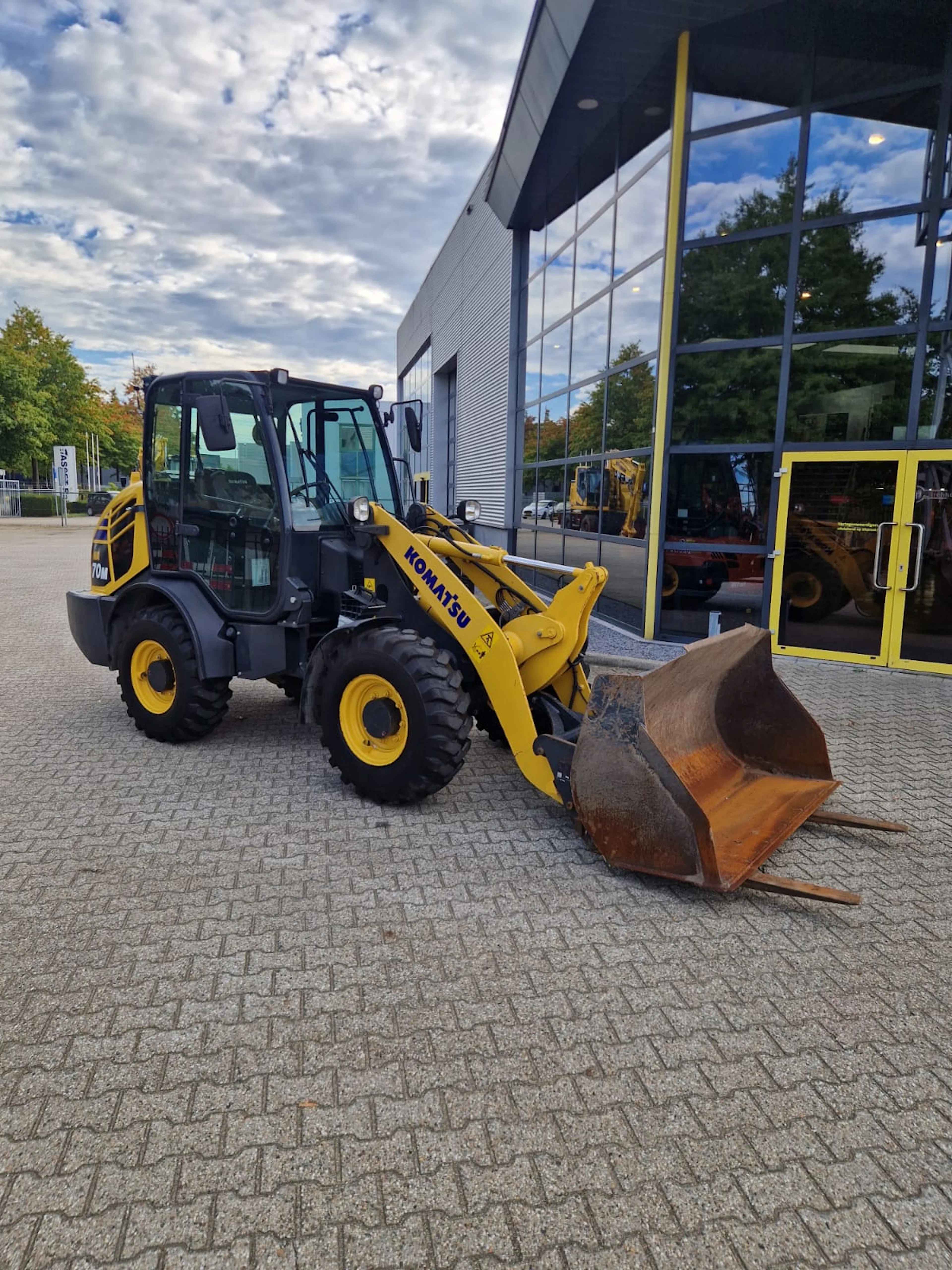 Komatsu Wa70m-8