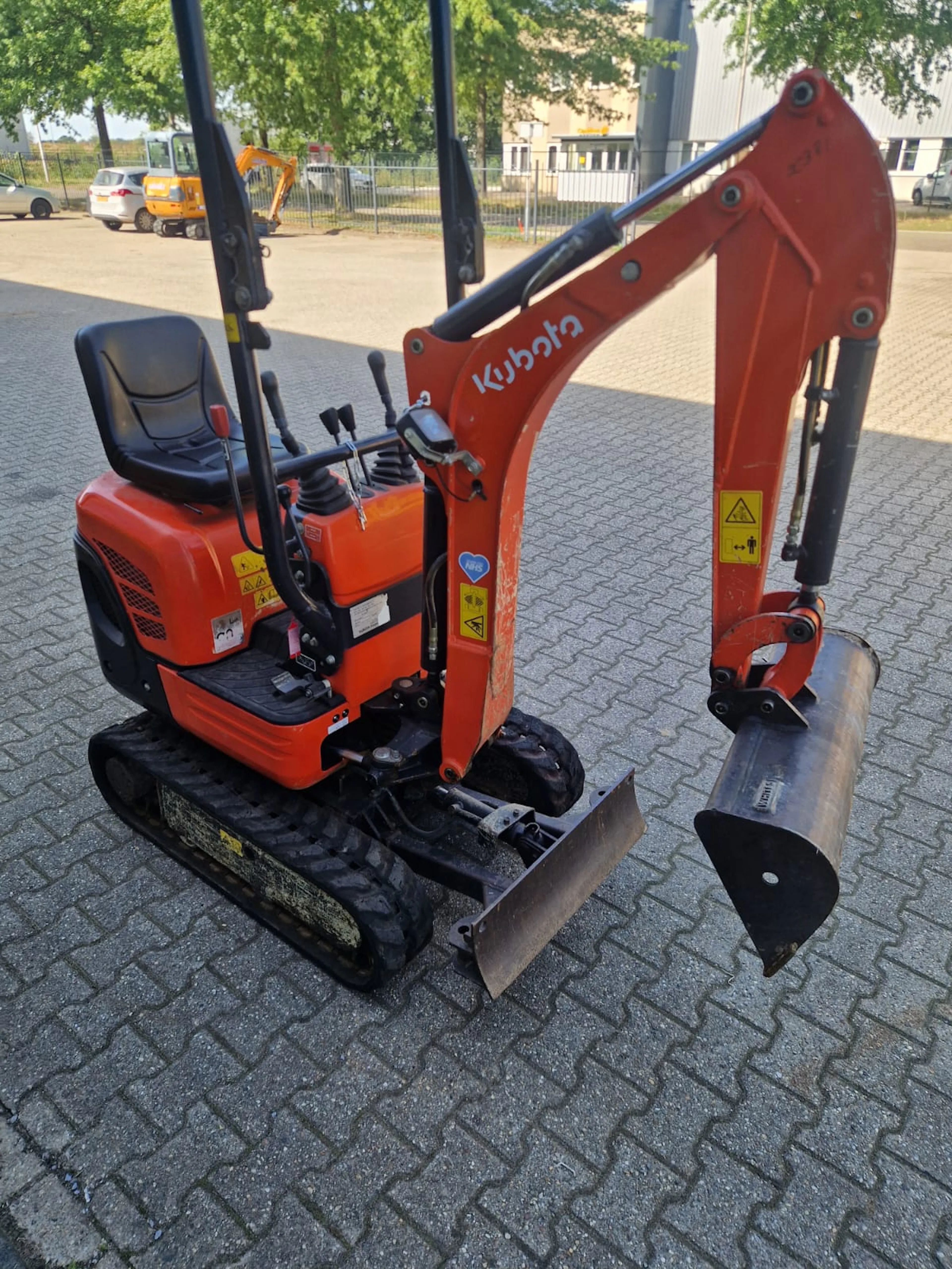 Kubota K008-3