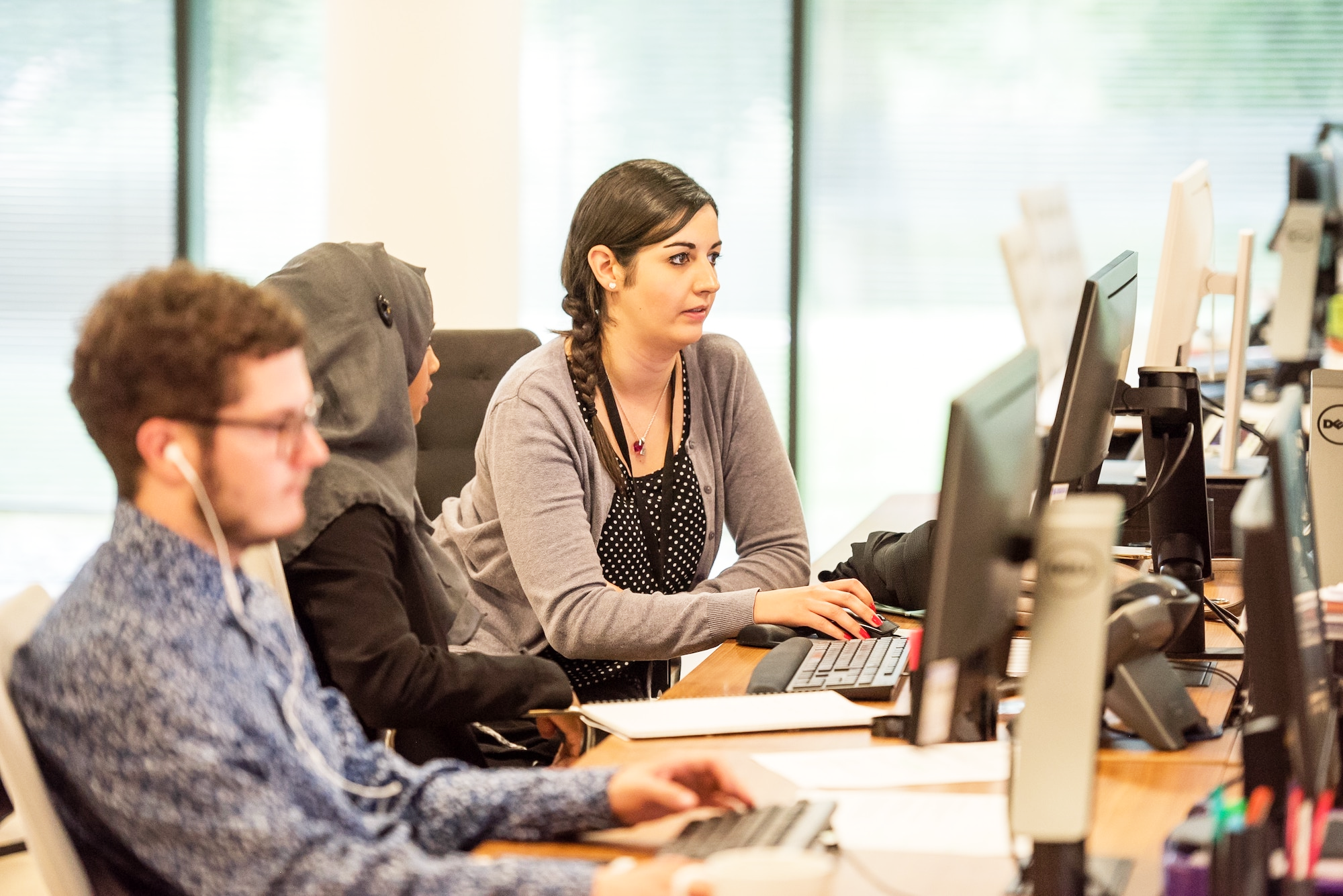 What is the Difference Between a 1099-MISC Contractor and a W-2 Employee?