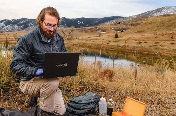 Field researcher works untethered on the light Lemur Pro with long battery life.