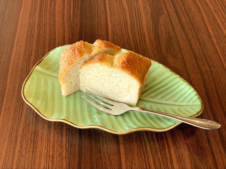 バナナケーキのモンテドール 香料 保存料 着色料不使用 優しい甘さが大人気のバナナケーキ 沖楽 バナナケーキのモンテドール 香料 保存料 着色料不使用 優しい甘さが大人気のバナナケーキ 沖楽
