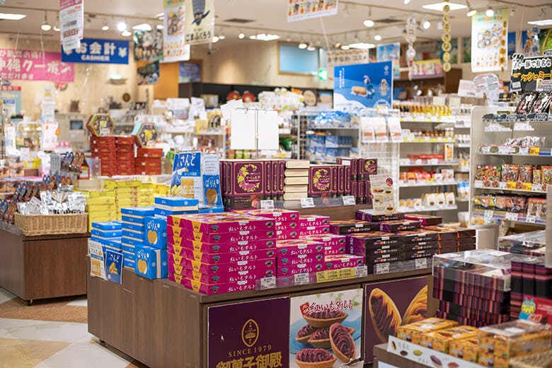 わしたショップ 国際通り店 3 000アイテムの沖縄土産が揃う人気ショップ 沖楽 わしたショップ 国際通り店 3 000アイテムの沖縄土産が揃う人気ショップ 沖楽