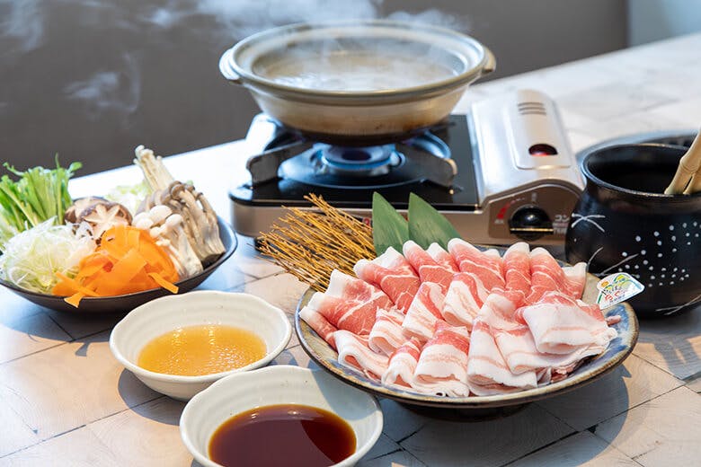 焼肉乃我那覇 新館 幻の豚 アグー もブランド牛も 自社農場の直営店 沖楽 焼肉乃我那覇 新館 幻の豚 アグー もブランド牛も 自社農場の直営店 沖楽