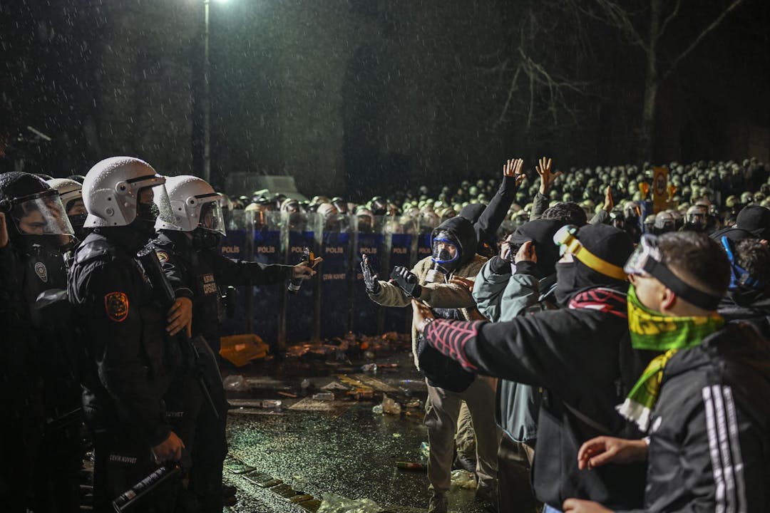 Demonstrators in front of police in Istanbul to protest againt Ekrem Imamoglu charge
