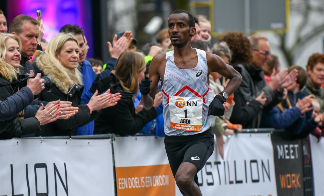 Bashir Abdi en action au marathon de Rotterdam