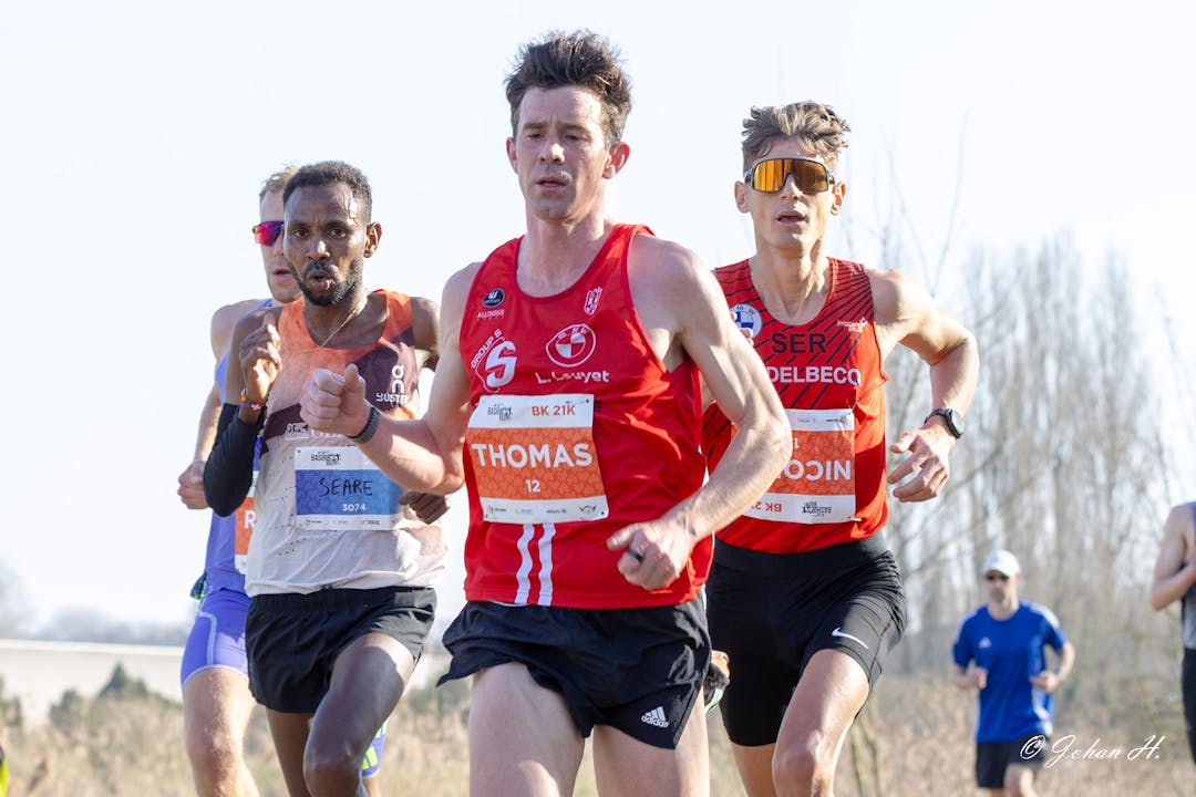 Thomas De Bock en Nicolas Schyns in actie op het BK halve marathon te Gentbrugge in 2025.