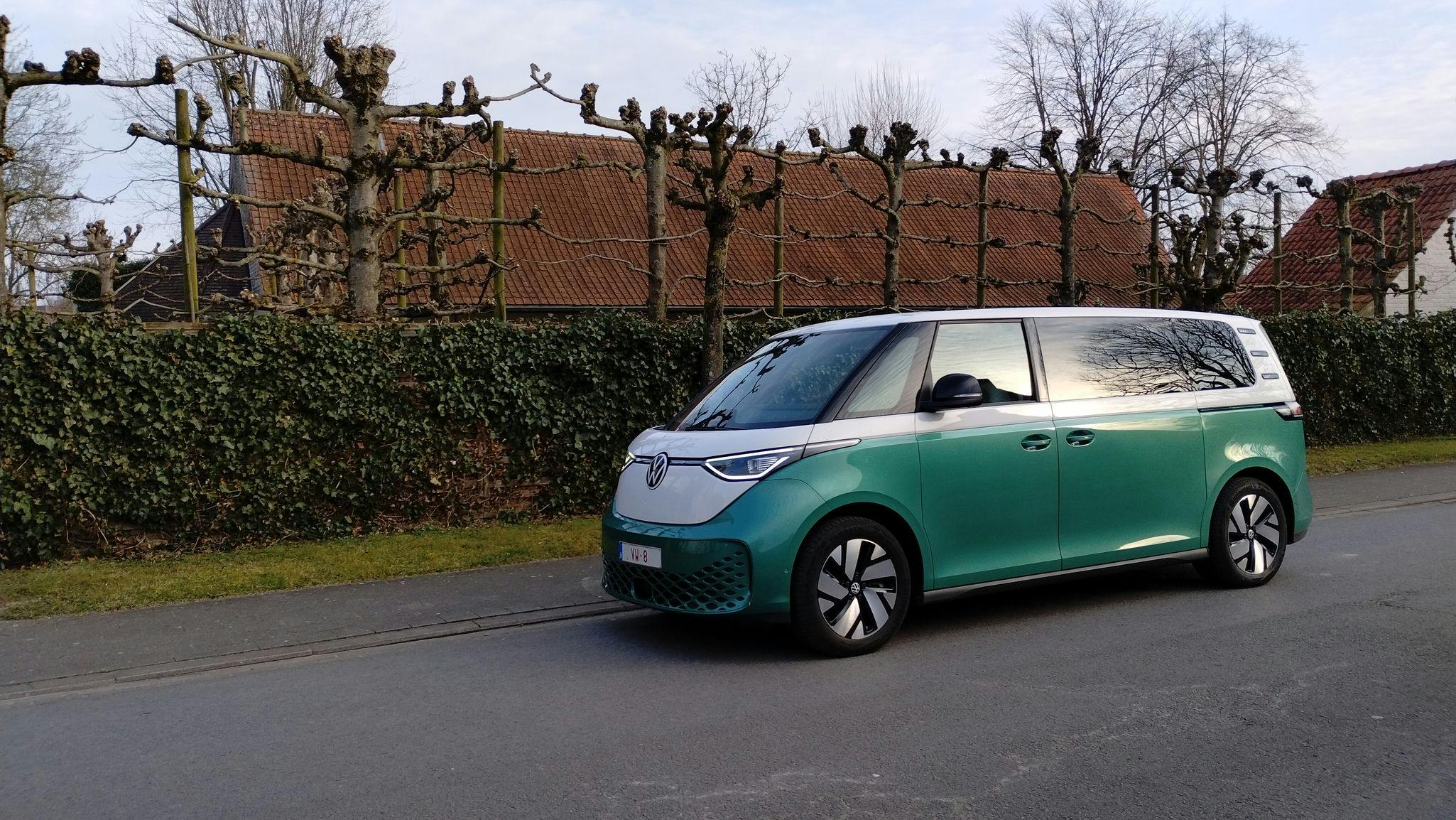 Volkswagen ID.Buzz LWB 2025 82 kWh 210 kW
