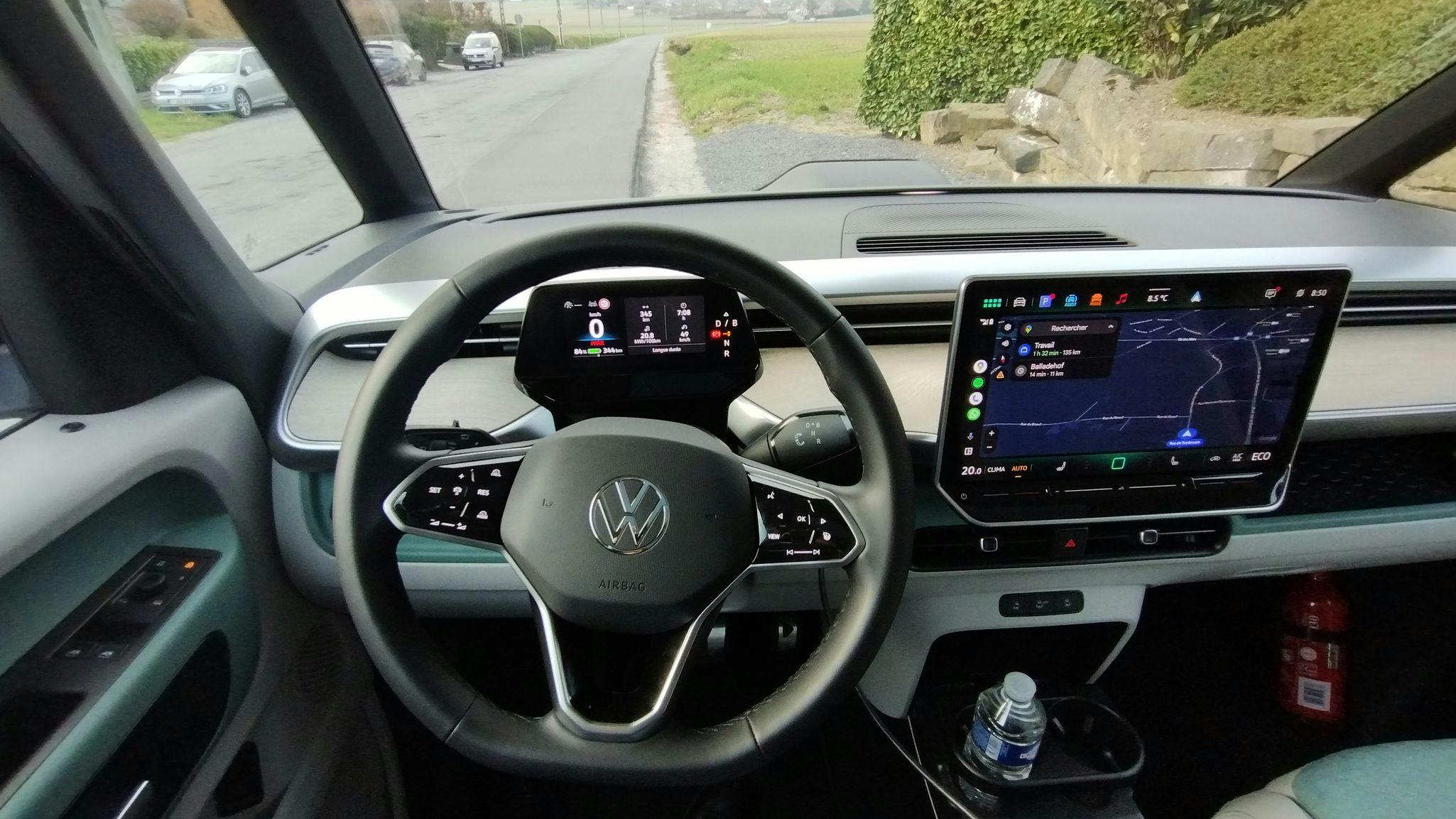 Volkswagen ID.Buzz LWB Pro cockpit