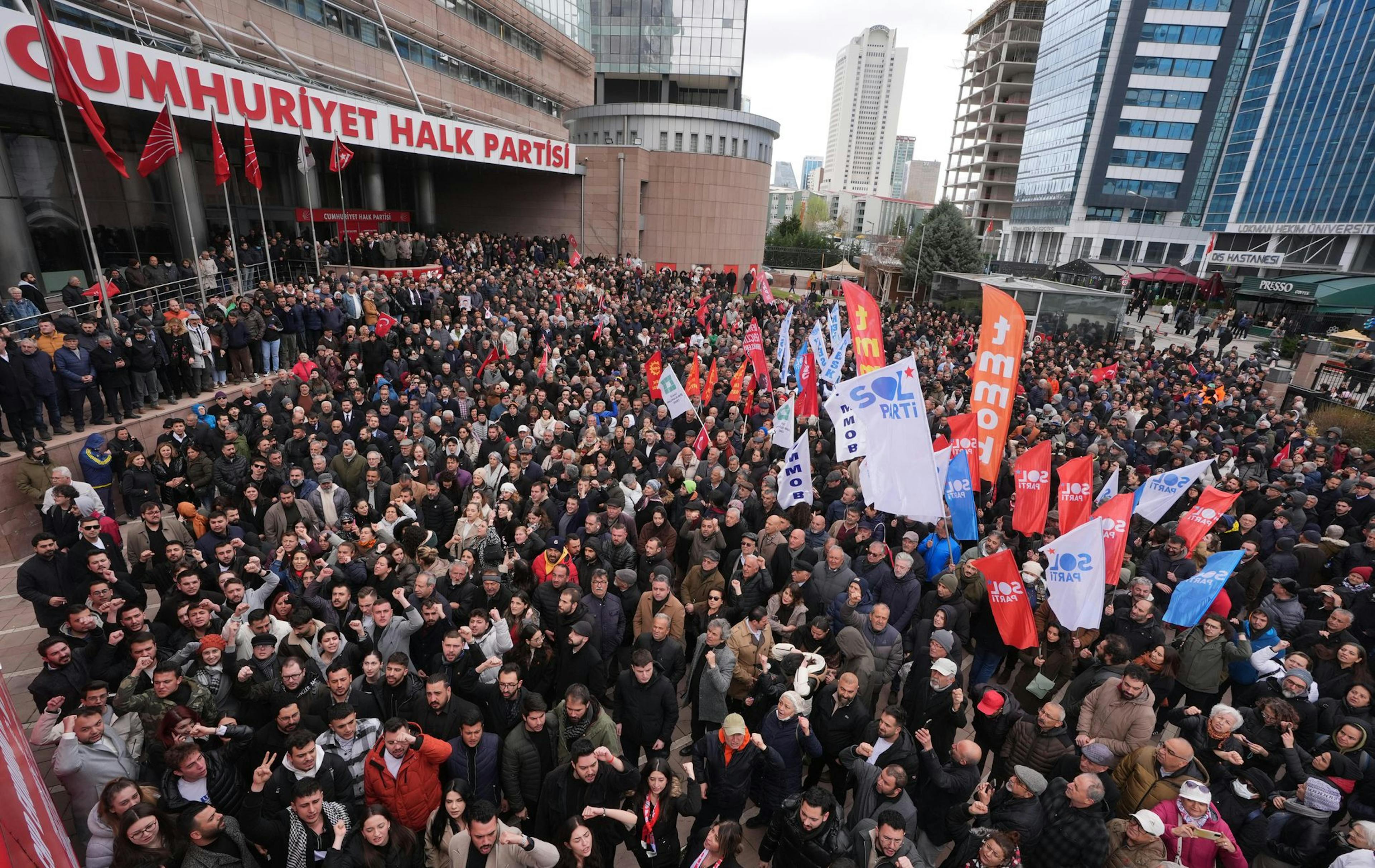 Citizens protest against mayor Imamoglu arrest in Istanbul 2025
