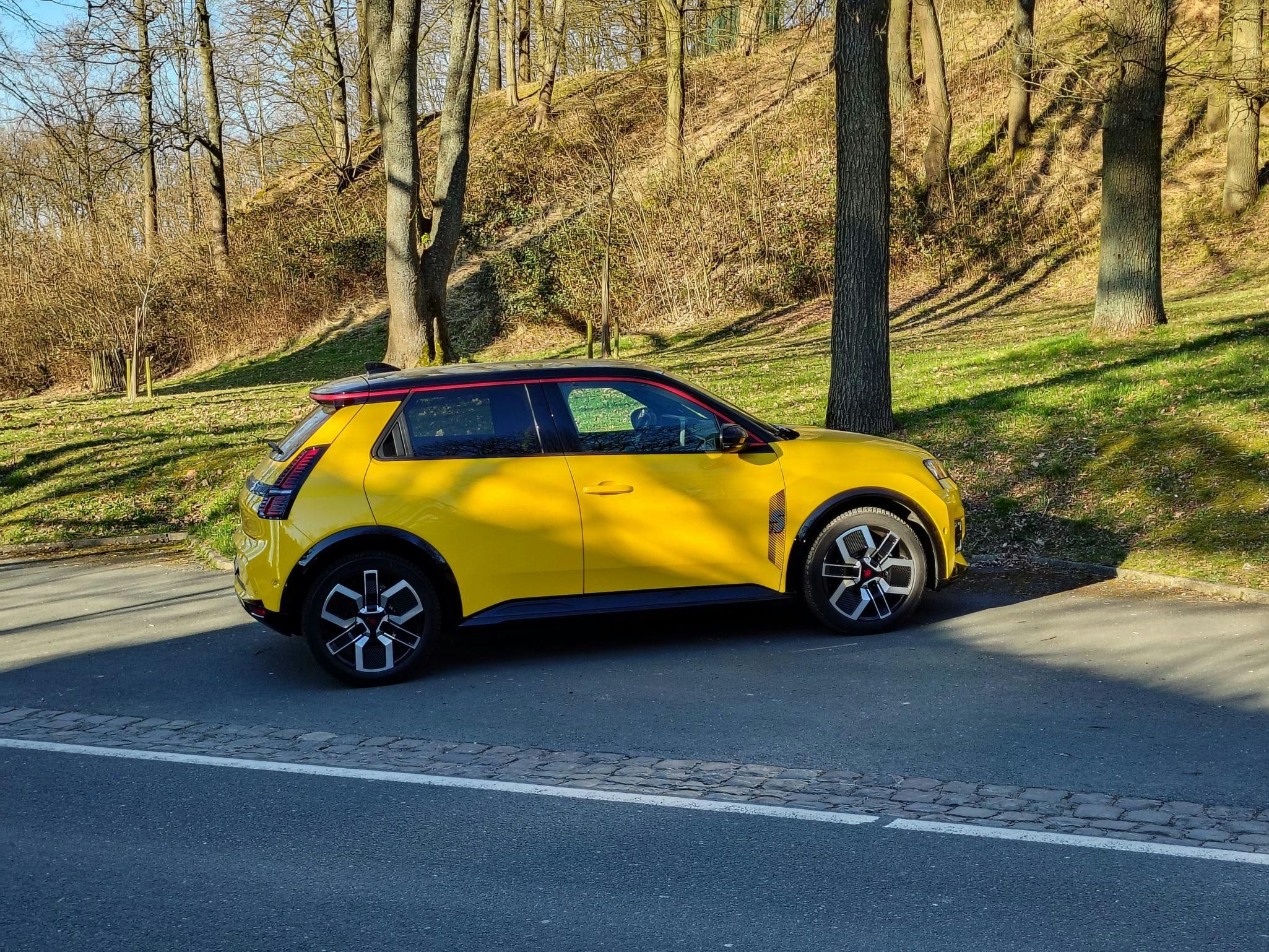 Renault 5 E-Tech Iconic Five
