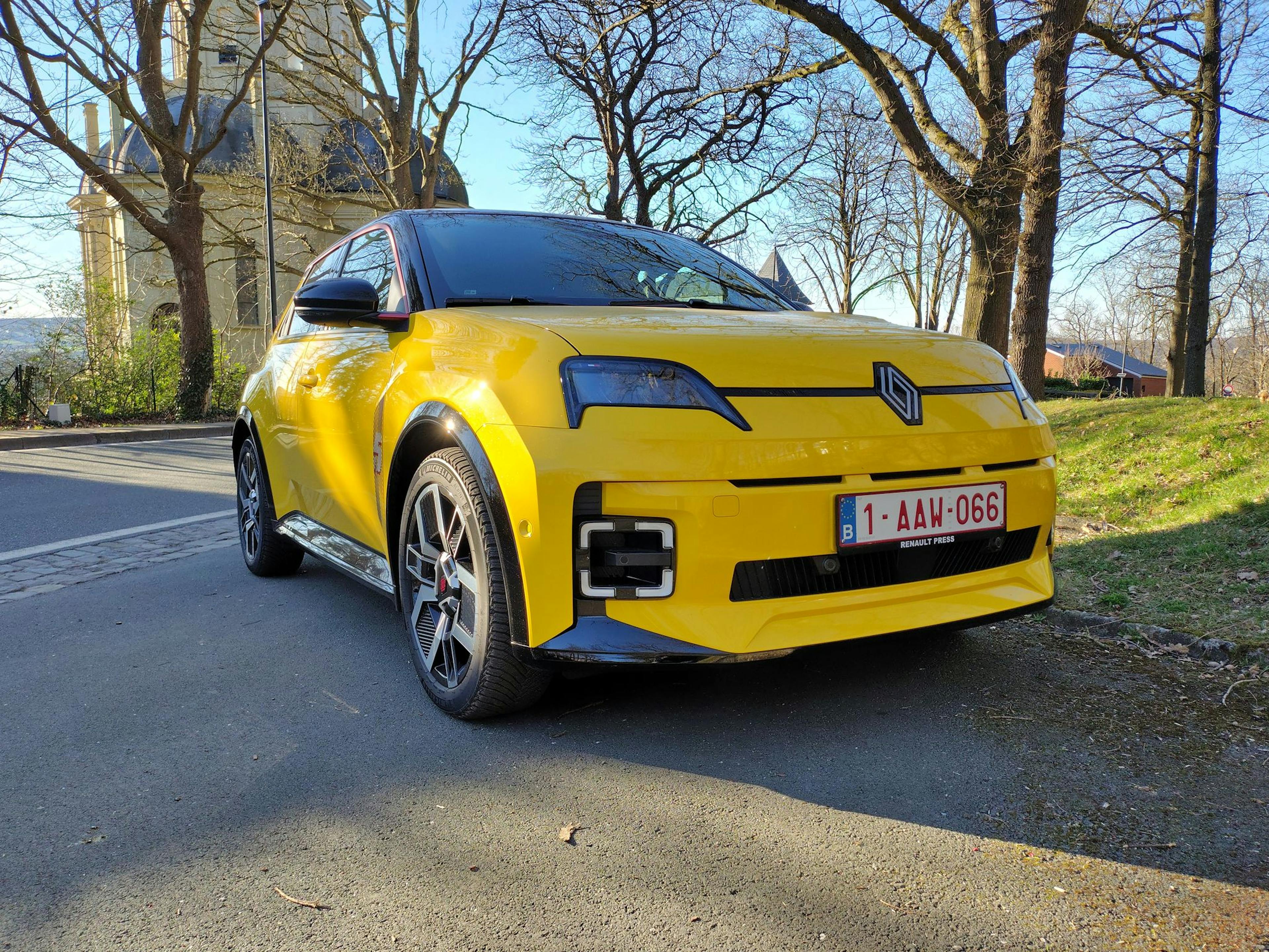 Renault 5 Iconic Five 2025 150 hp Comfort Range