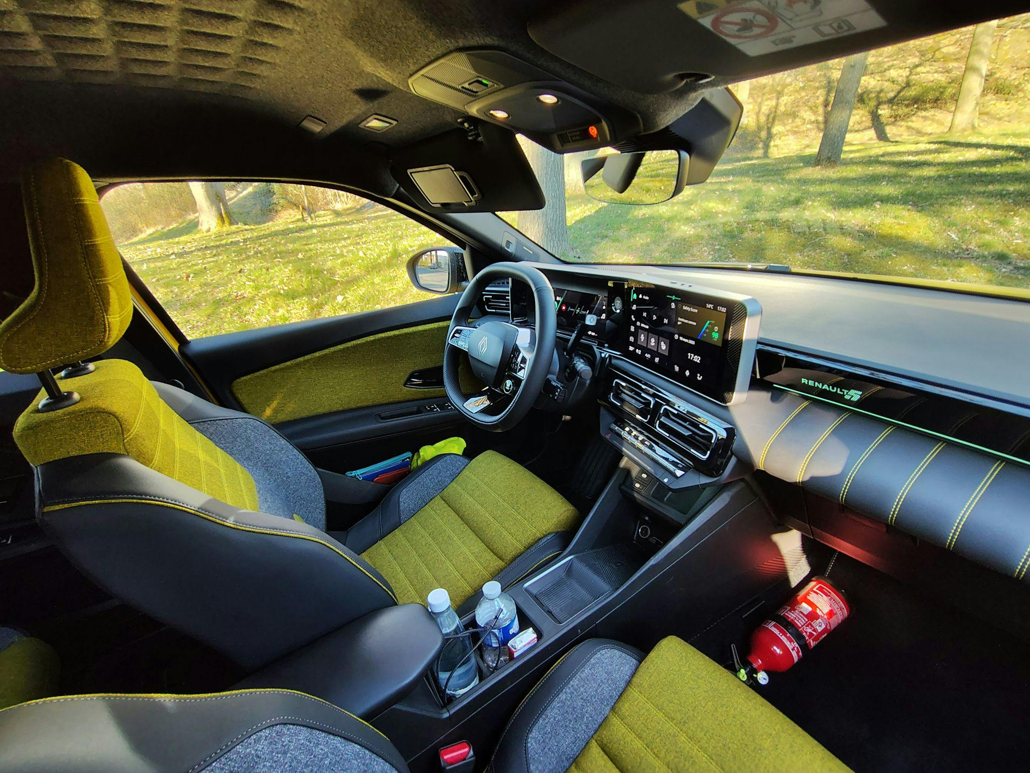 Renault 5 E-Tech Iconic Five cockpit