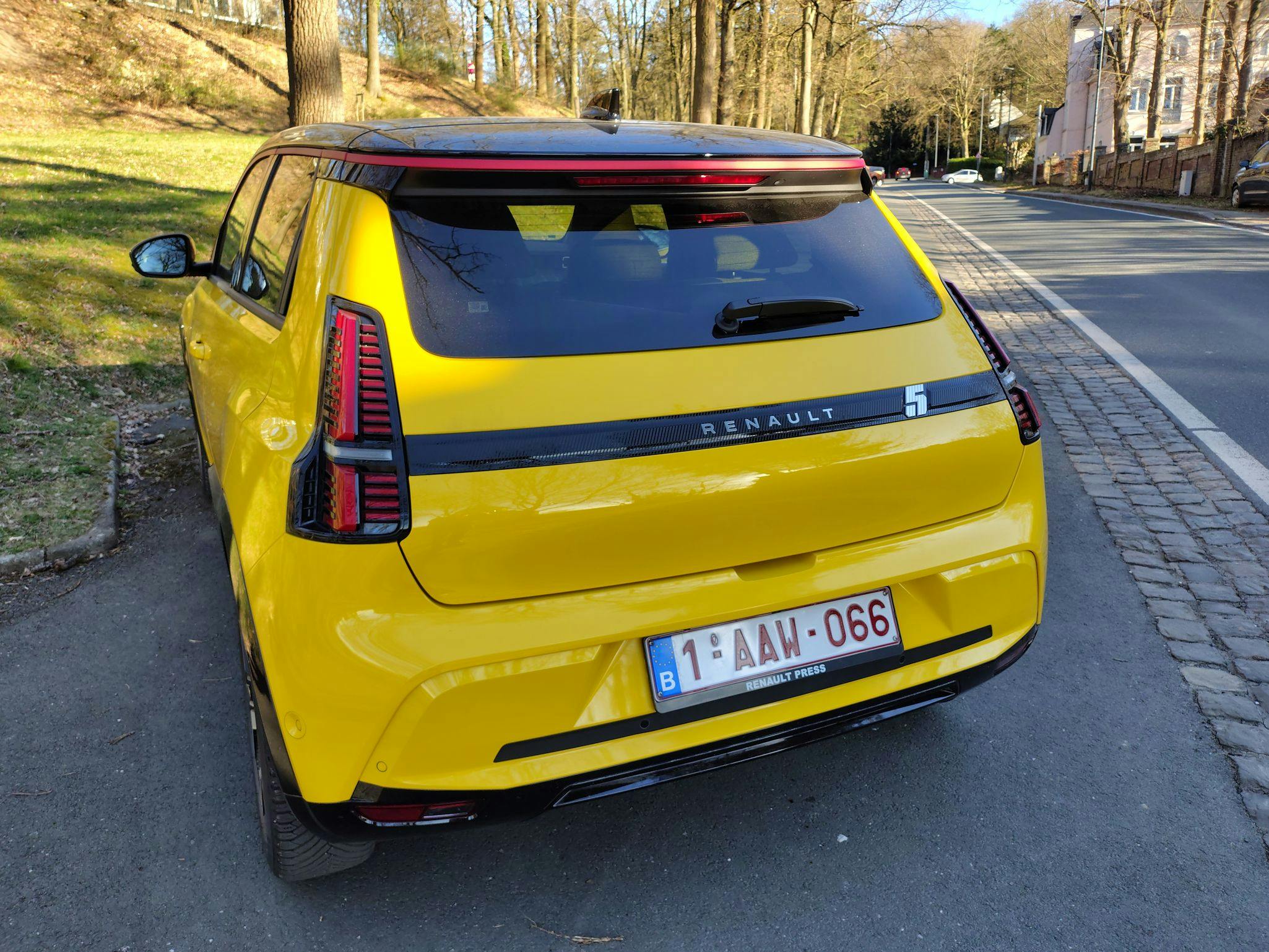 Renault 5 E-Tech Iconic Five 2025 rear
