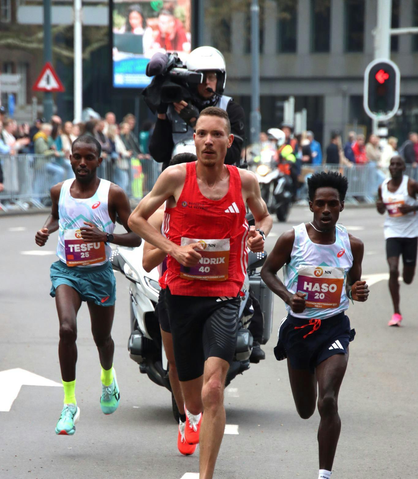 Robin Hendrix during the 2025 Rotterdam marathon
