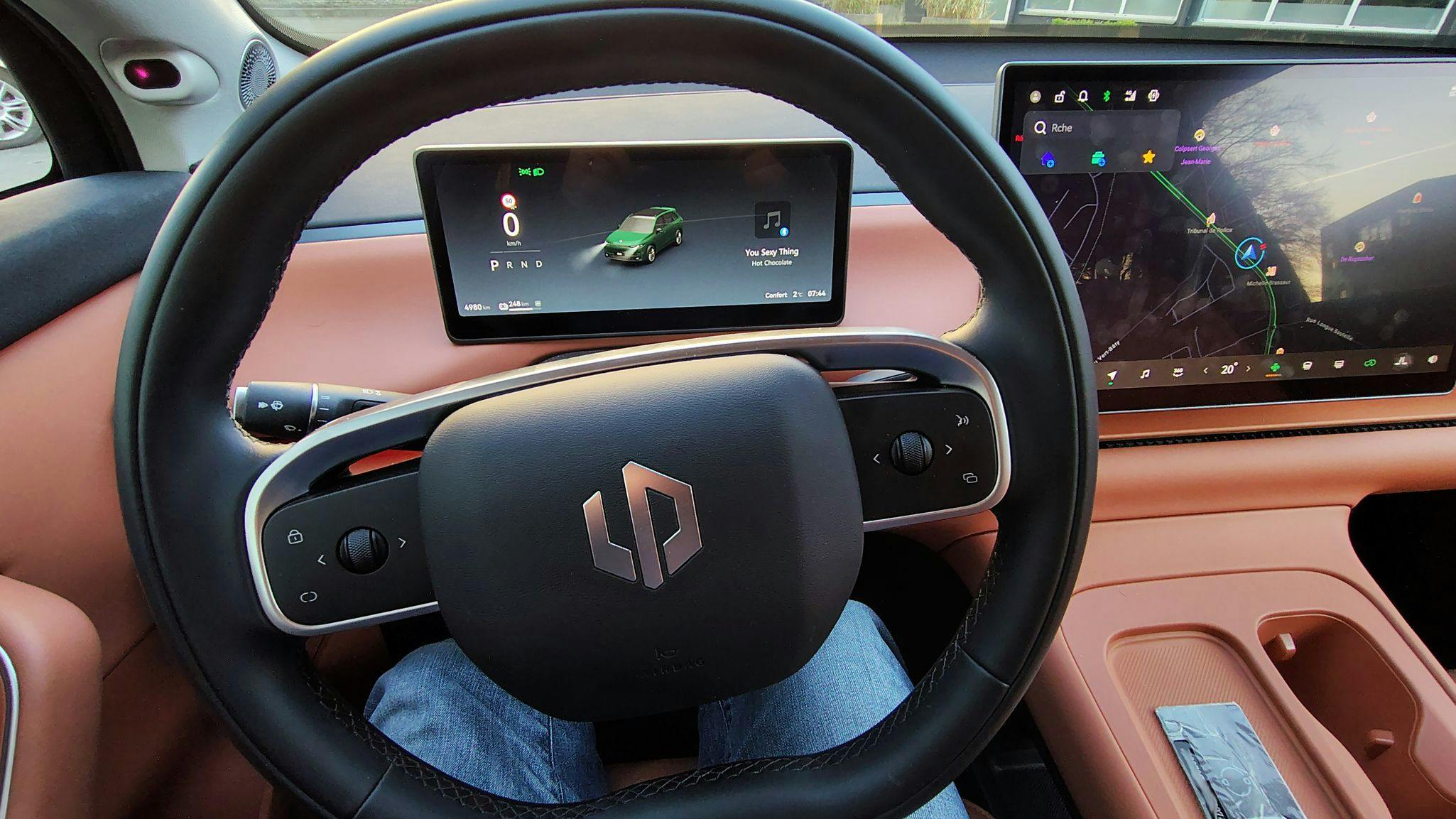 Leapmotor C10 driving wheel