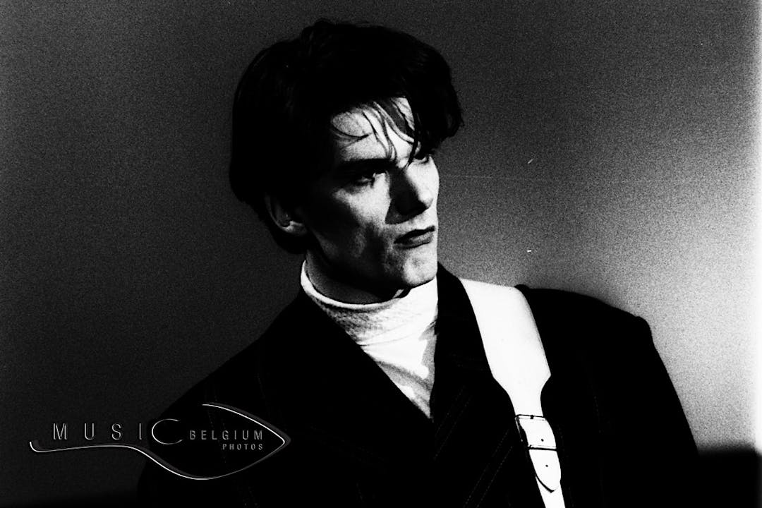 Dr. Robert - The Blow Monkeys