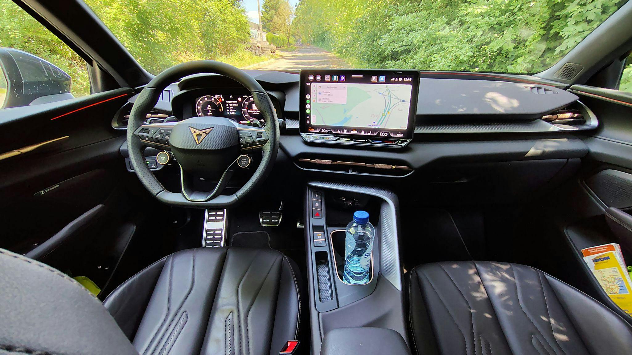 Cupra Terramar VZ plug-in cockpit
