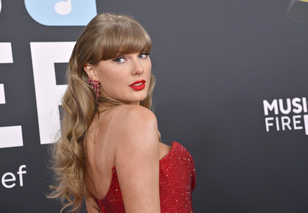 Taylor Swift in red dress